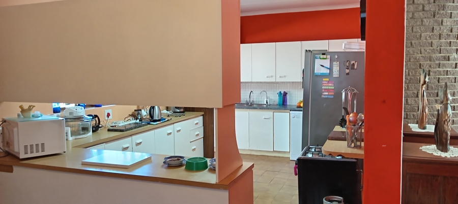 4 Bedroom Property for Sale in Strelitzia Park Eastern Cape